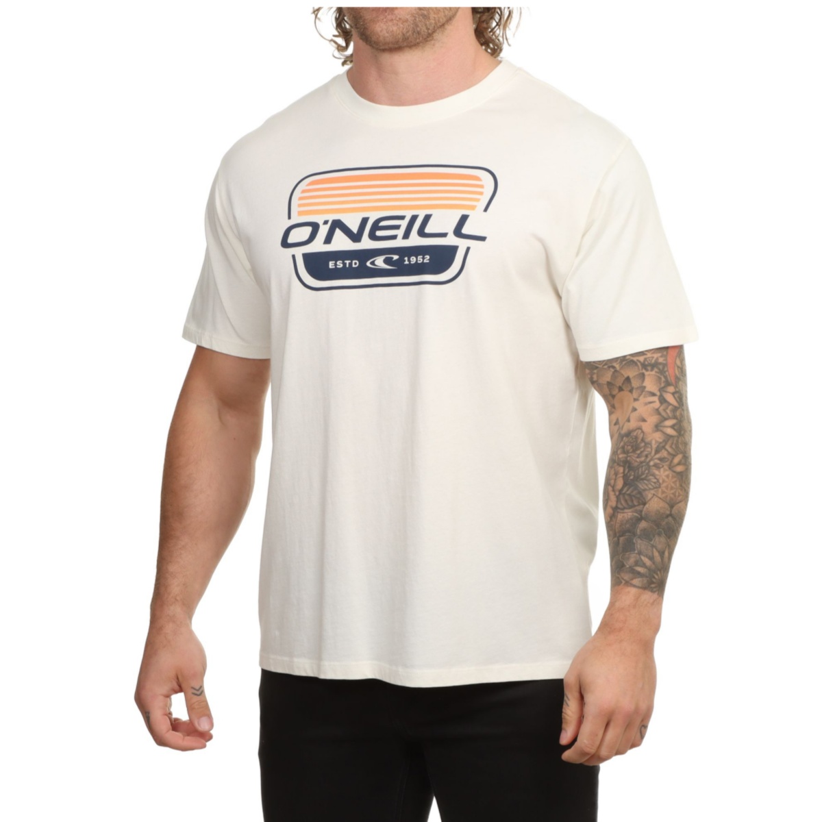 Camiseta con logotipo de Essen - Streetwear Brand Essentials reseña y precio
